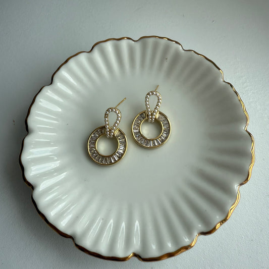 Classic Pearl Drop earrings