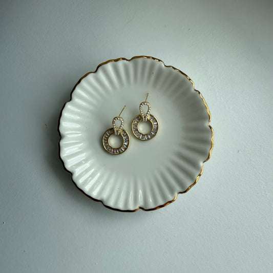 Classic Pearl Drop earrings