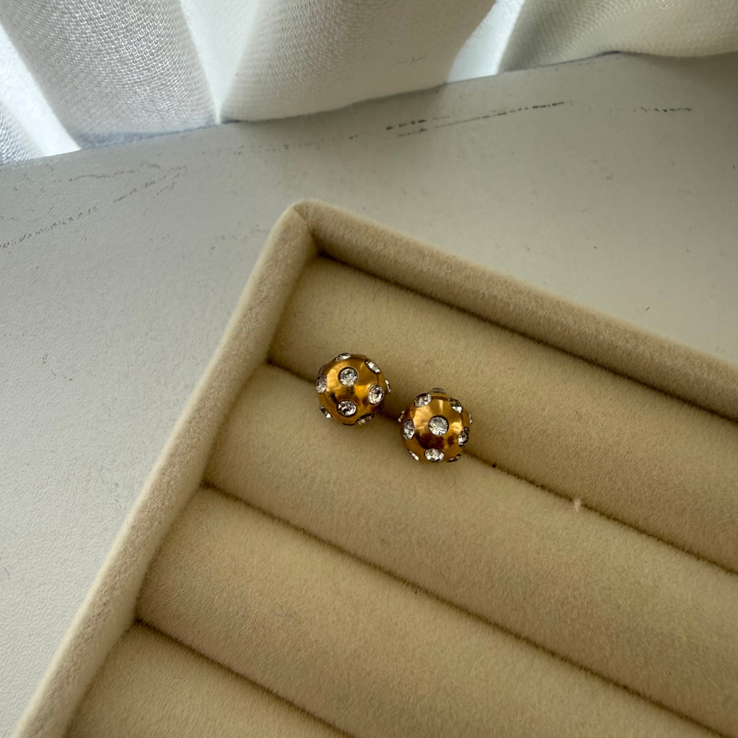 Gold Vintage Round Stud Earrings