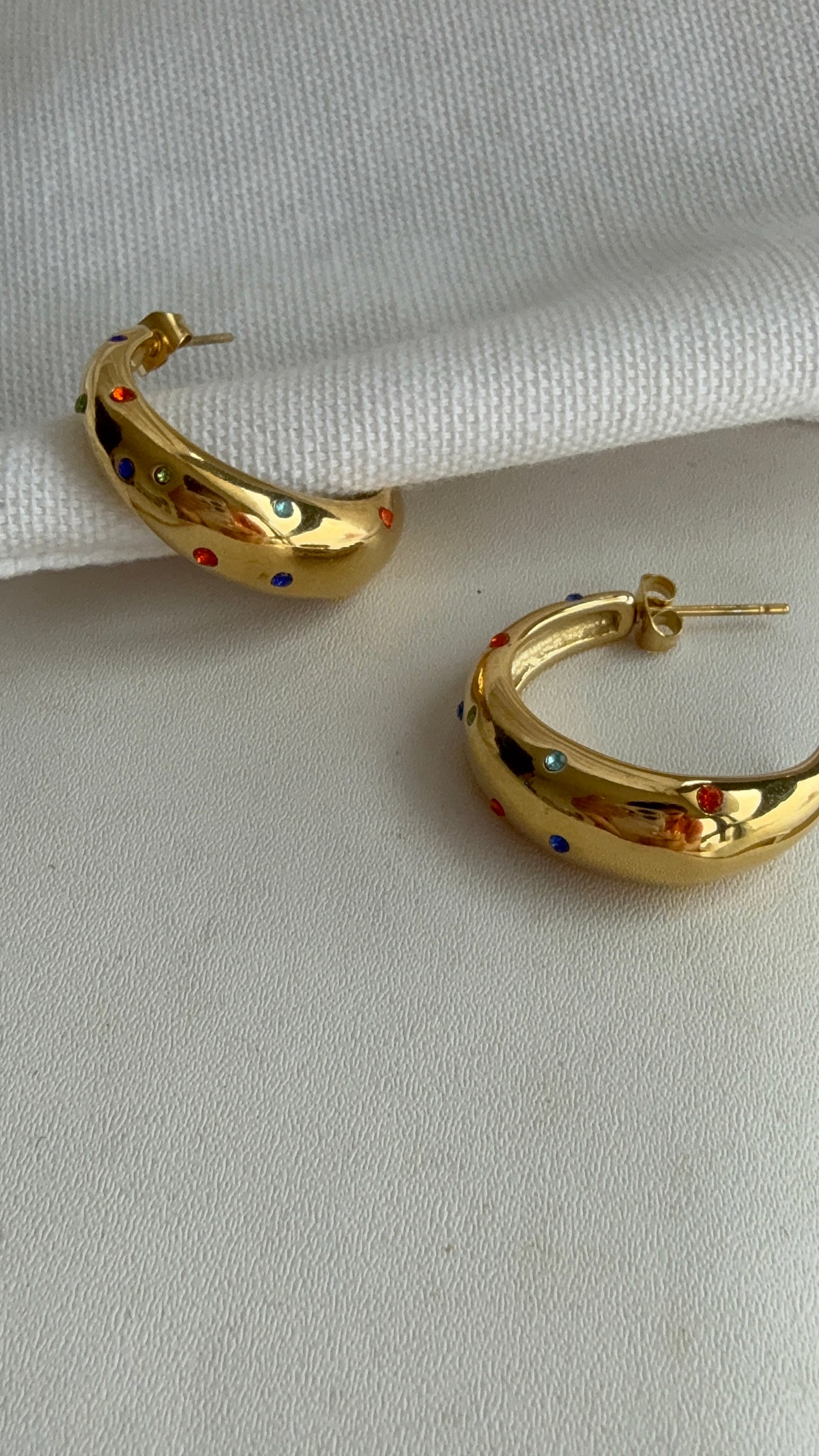 Bella Multicolor Hoop