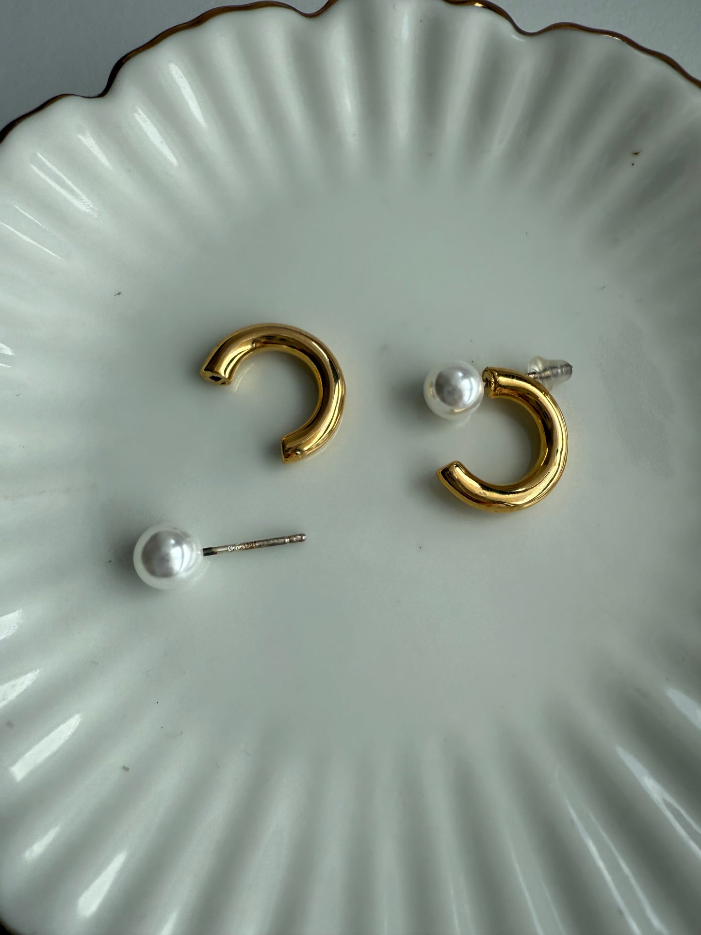 Dainty pearl hoop earrings
