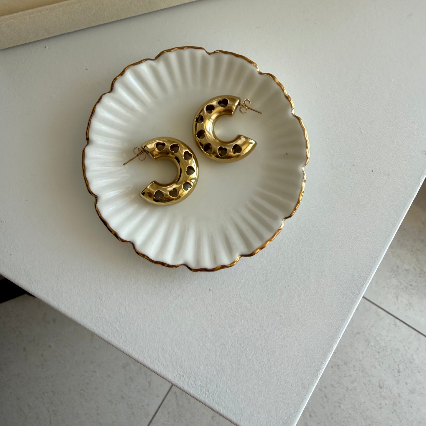 Gold Heart Cut-Out Chunky Hoop Earrings